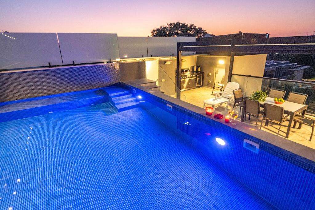 אהבה על המים